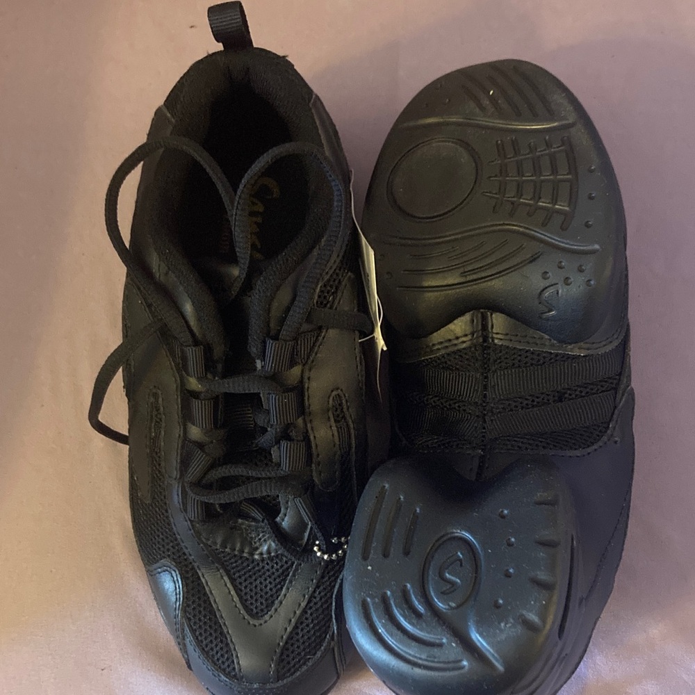 Sleek Black Women's Dance Runners